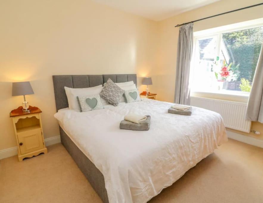 Two Acres- Spacious, Delightful, Pet Free Bungalow Levens Exterior foto