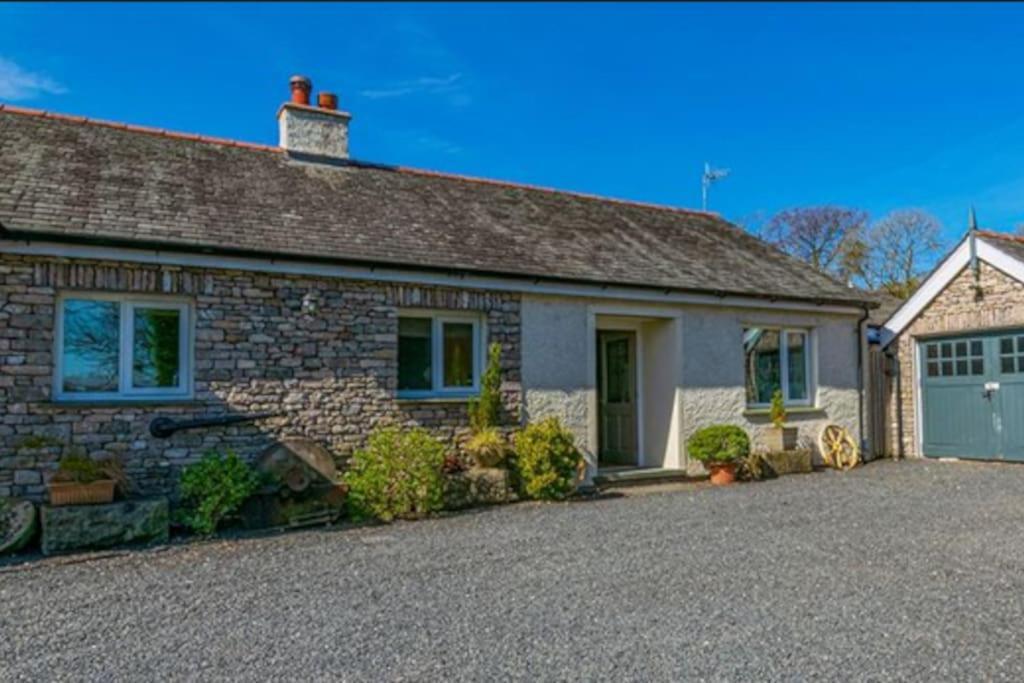 Two Acres- Spacious, Delightful, Pet Free Bungalow Levens Exterior foto